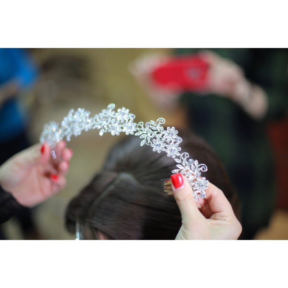 Beautiful crystal hair piece
